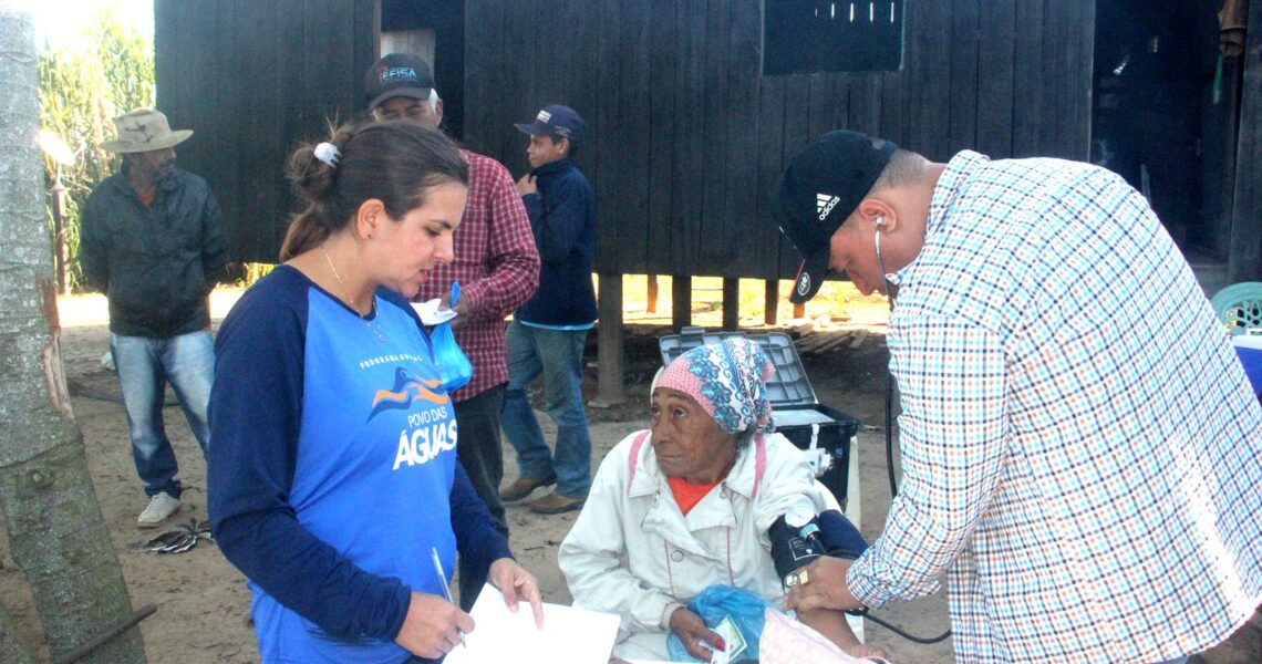 Povo das Águas percorre 600 quilômetros e atende 2 mil pessoas no Alto Pantanal