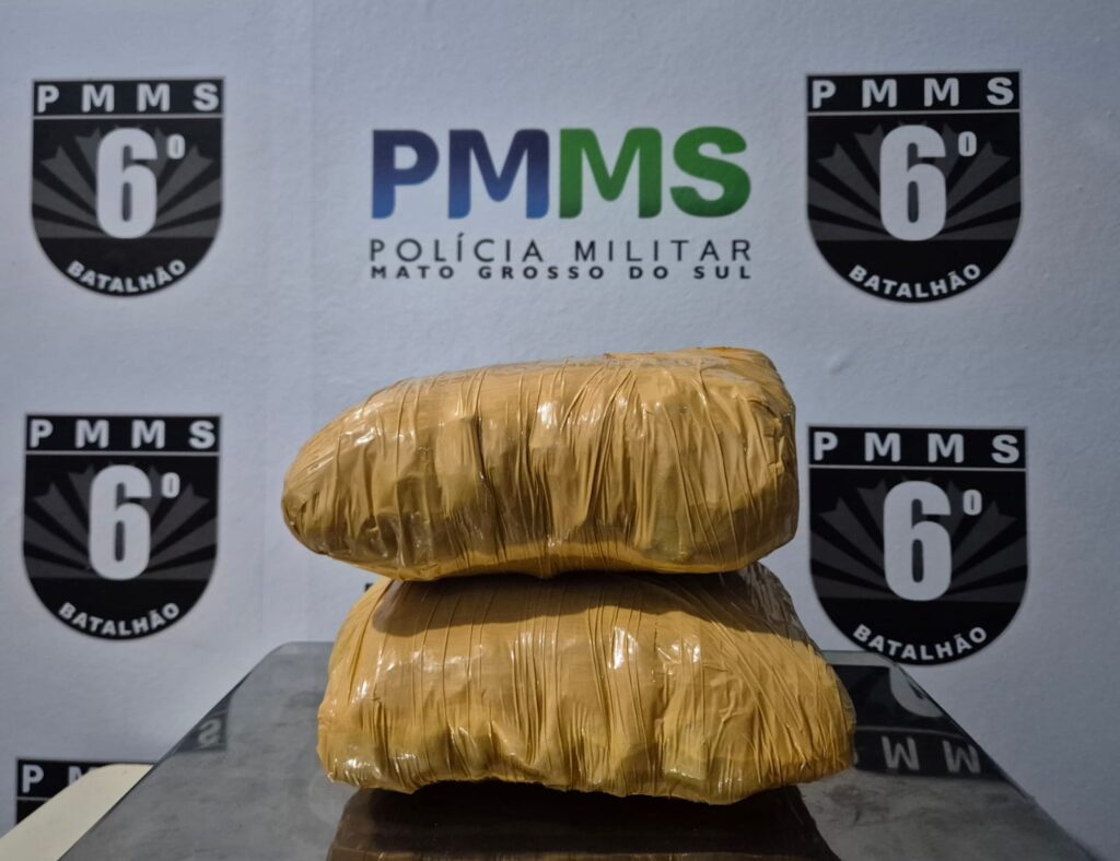 Polícia Militar no Posto Lampião Aceso: Mulher de 22 anos é presa por tráfico de drogas em veículo de passageiros Polícia Militar no Posto Lampião Aceso: Mulher de 22 anos é presa por tráfico de drogas em veículo de passageiros