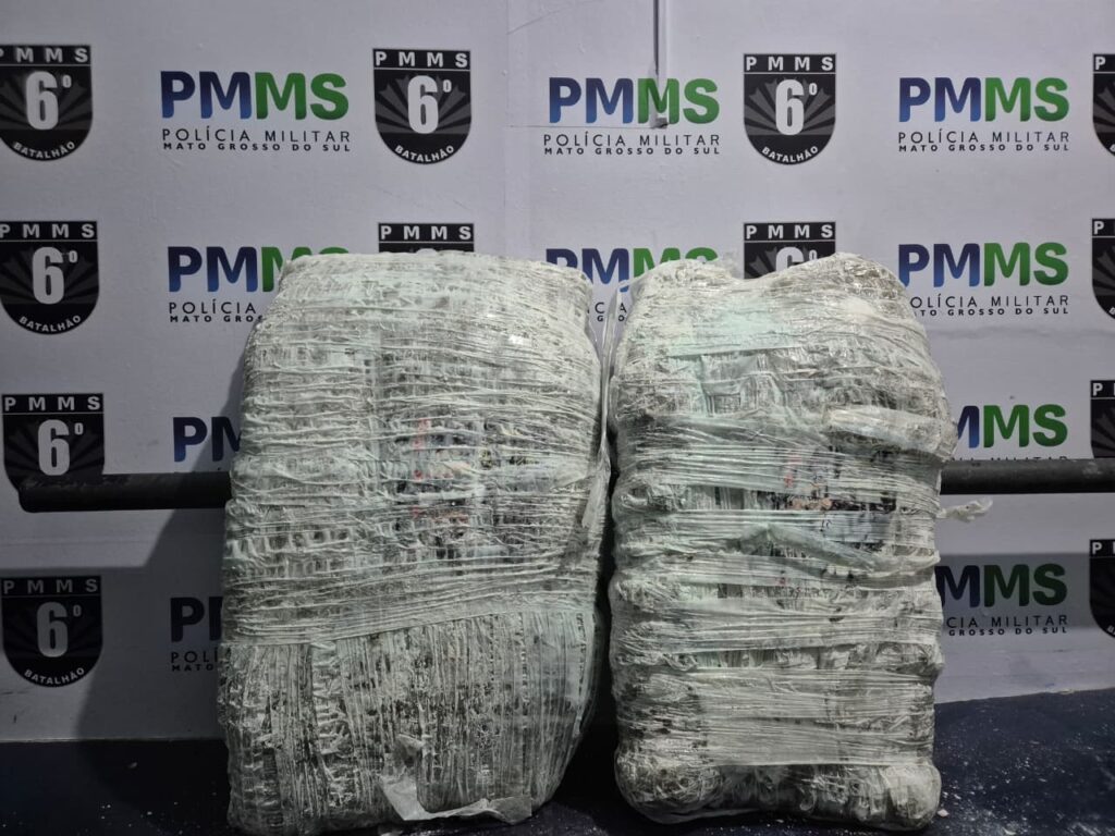 Polícia Militar e PRF no Posto Lampião Aceso: Homem é preso por tráfico de drogas em ônibus Polícia Militar e PRF no Posto Lampião Aceso: Homem é preso por tráfico de drogas em ônibus