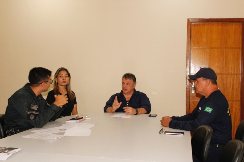 Polícia Militar visita Prefeitura de… Polícia Militar visita Prefeitura de…