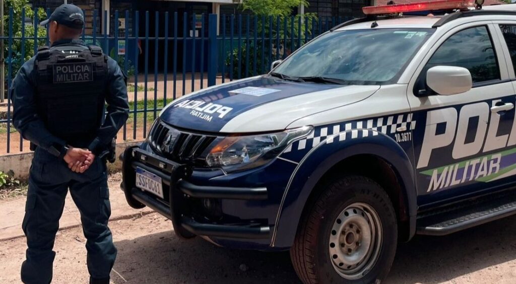 POLÍCIA MILITAR INTERVÉM EM CONFLITO FAMILIAR E RESTABELECE A ORDEM NO BAIRRO GUATÓS POLÍCIA MILITAR INTERVÉM EM CONFLITO FAMILIAR E RESTABELECE A ORDEM NO BAIRRO GUATÓS