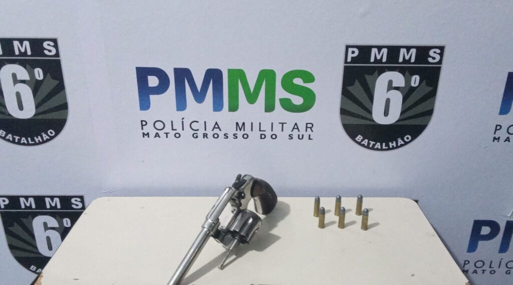 POLÍCIA MILITAR IMPEDE POSSÍVEL TRAGÉDIA E PRENDE HOMEM ARMADO APÓS AMEAÇAS EM CORUMBÁ POLÍCIA MILITAR IMPEDE POSSÍVEL TRAGÉDIA E PRENDE HOMEM ARMADO APÓS AMEAÇAS EM CORUMBÁ