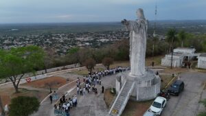 Ato no Cristo Rei do Pantanal simboliza compromisso de Corumbá com a Primeira Infância Ato no Cristo Rei do Pantanal simboliza compromisso de Corumbá com a Primeira Infância