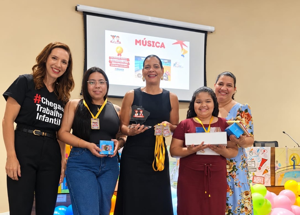 Estudantes de Corumbá conquistam 4 premiações na etapa regional do MPT na Escola Estudantes de Corumbá conquistam 4 premiações na etapa regional do MPT na Escola