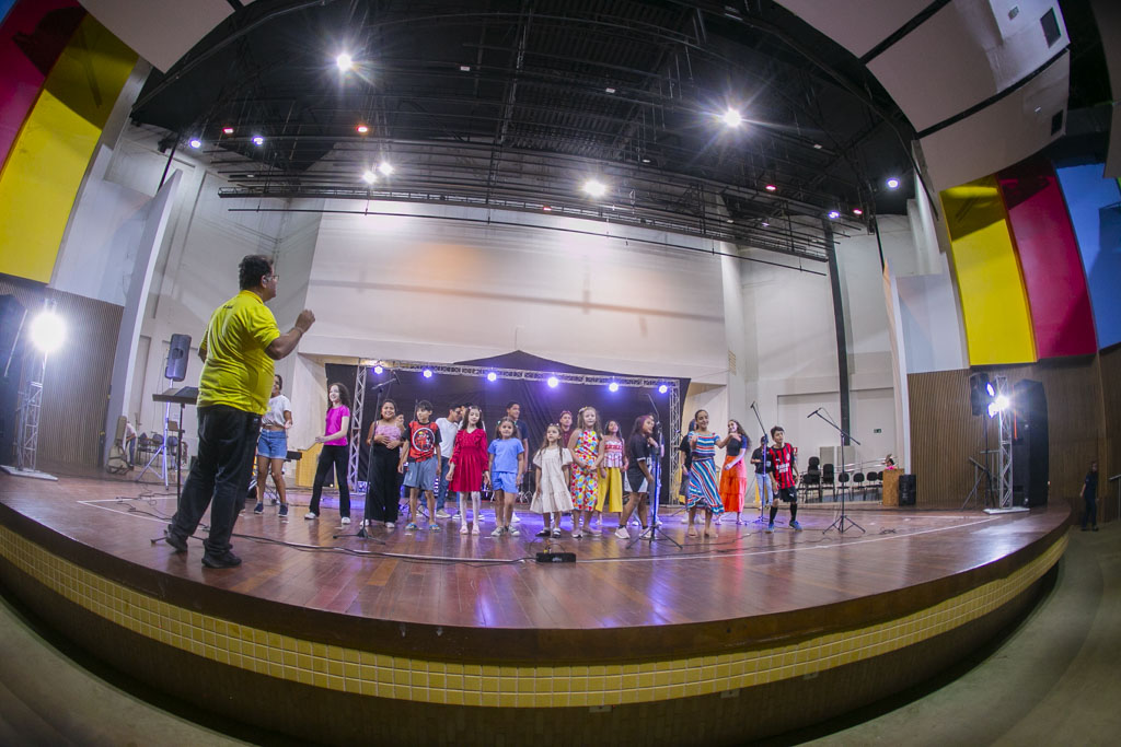 Ensaio aberto reúne corais e banda em apresentação que celebra a música e a infância Ensaio aberto reúne corais e banda em apresentação que celebra a música e a infância