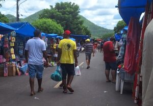 Feiras livres funcionam normalmente no sábado e serão suspensas no domingo Feiras livres funcionam normalmente no sábado e serão suspensas no domingo
